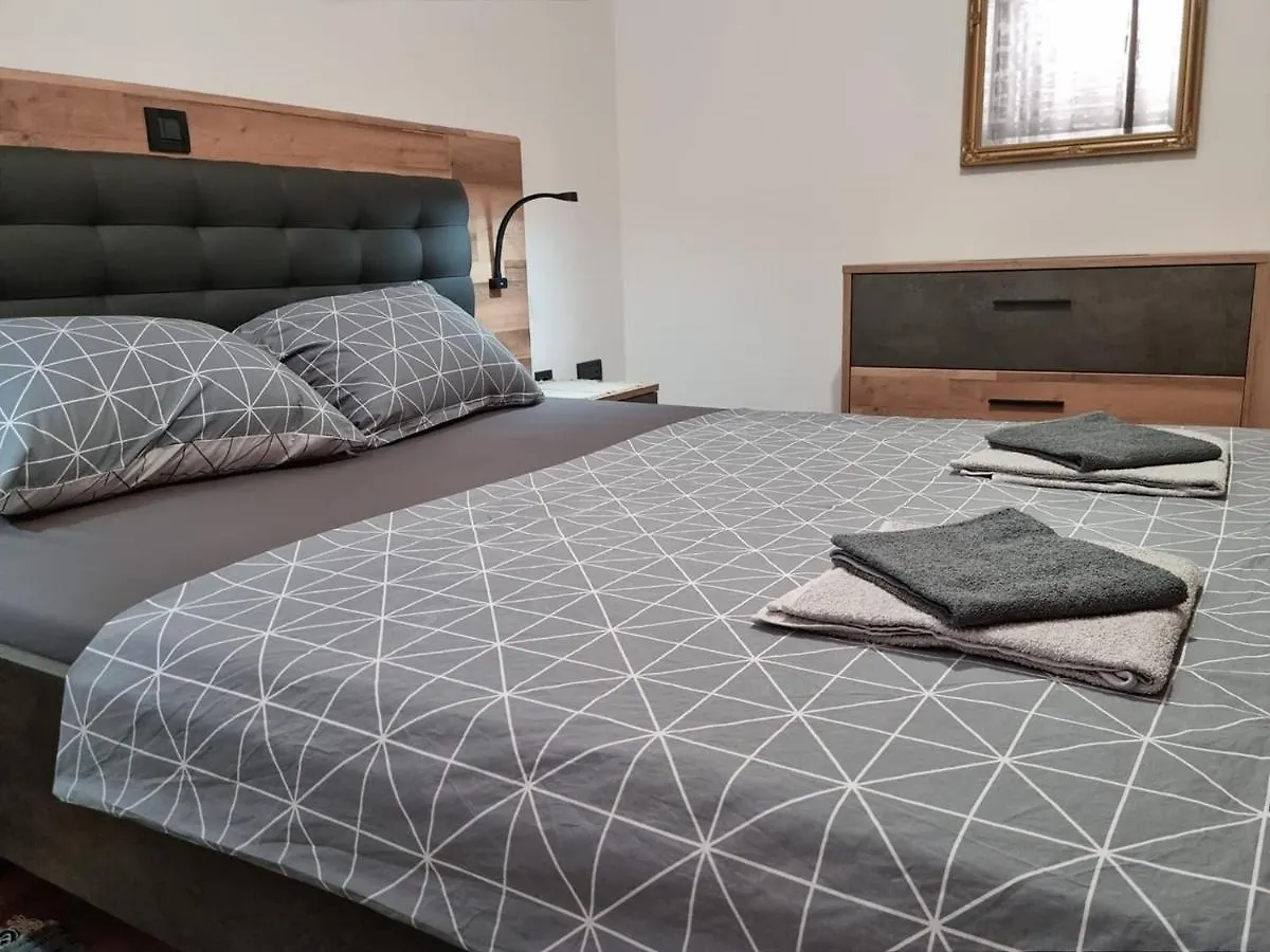 Apartment Markovic Vizinada