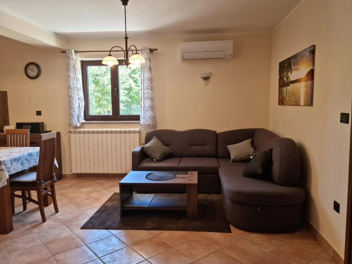 Apartment Markovic Vizinada